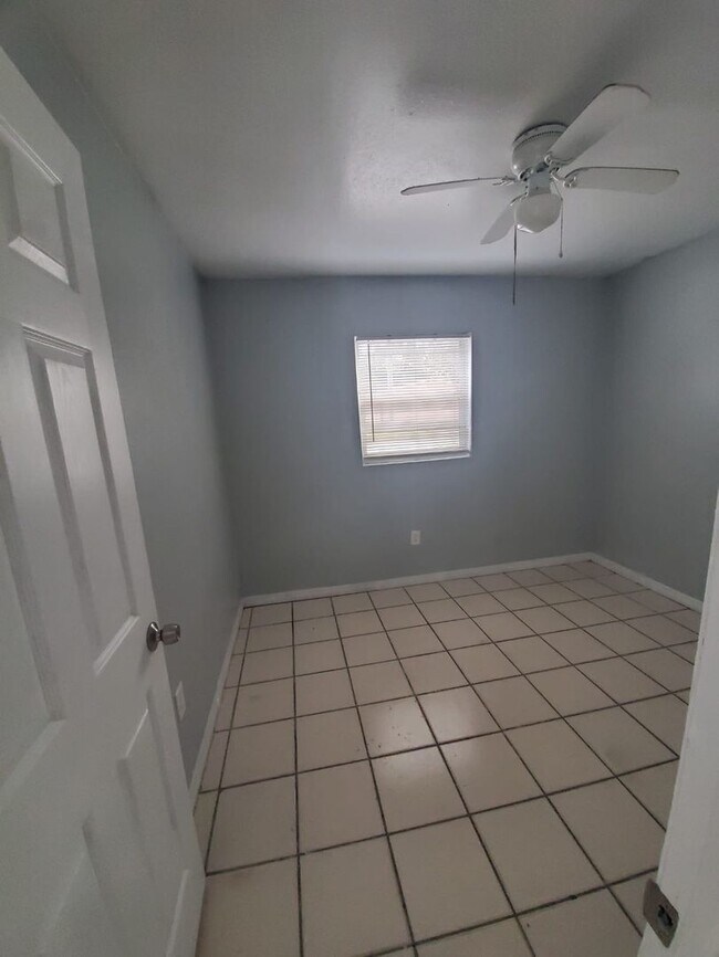 Foto del edificio - 9414 N. Mulberry St. Apt A-B