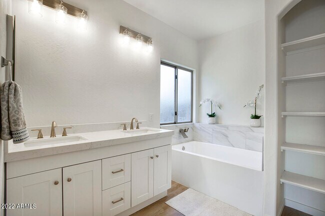 Foto del edificio - 1704 S 79th Glen
