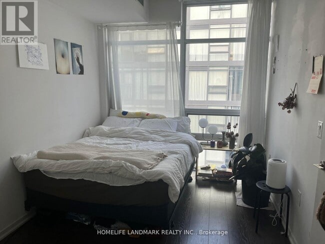 Building Photo - 36-PH036 Lisgar St
