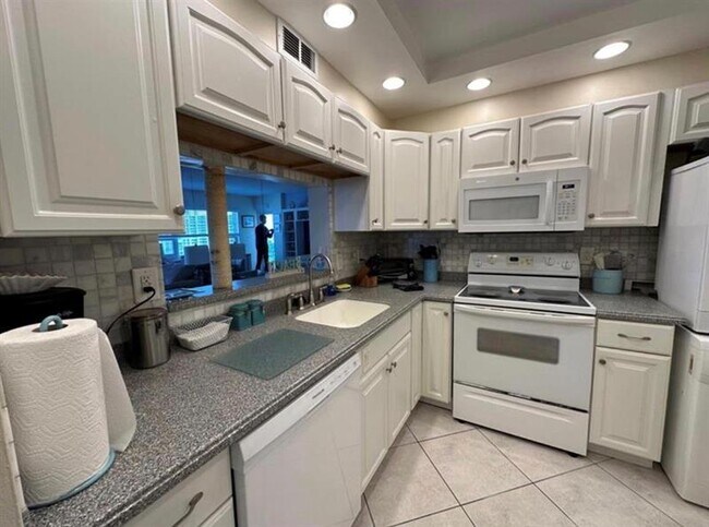 Foto del edificio - 6000 N Ocean Blvd