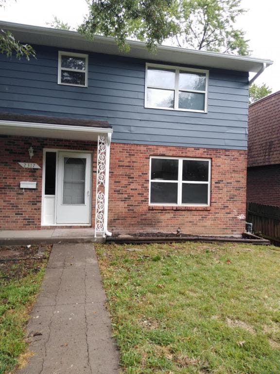 2317 4th Ave, Leavenworth, KS 66048 Townhome Rentals in Leavenworth