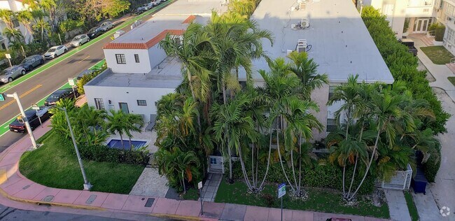 Building Photo - 1604 Drexel Ave