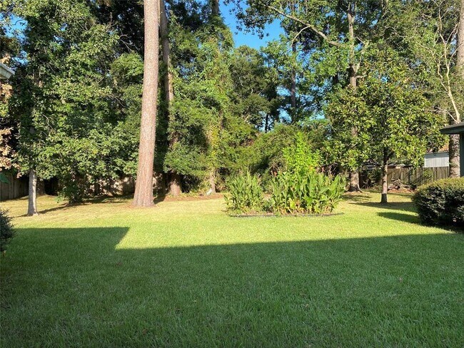 Foto del edificio - 25506 Oakhurst Dr
