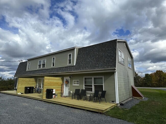 Foto del edificio - The Townhomes at China Lake LLC