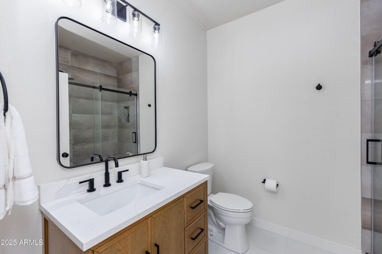 21320 N 56th St Unit 2001, Phoenix, AZ 85054 - Room for Rent in