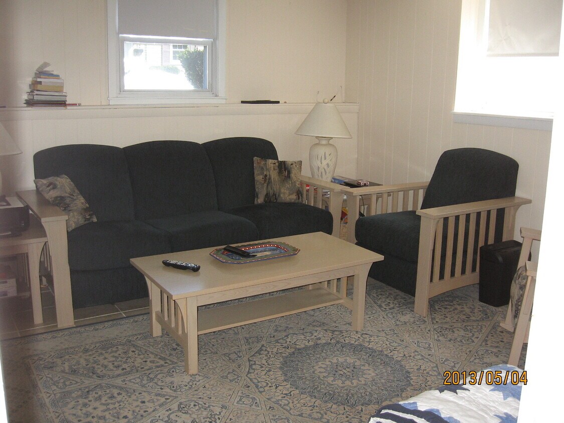 Primary Photo - 19 Manning St