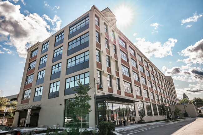 Lofts on the Levee - Fotografía exterior de Upper Falls Rd - Lofts on the Levee