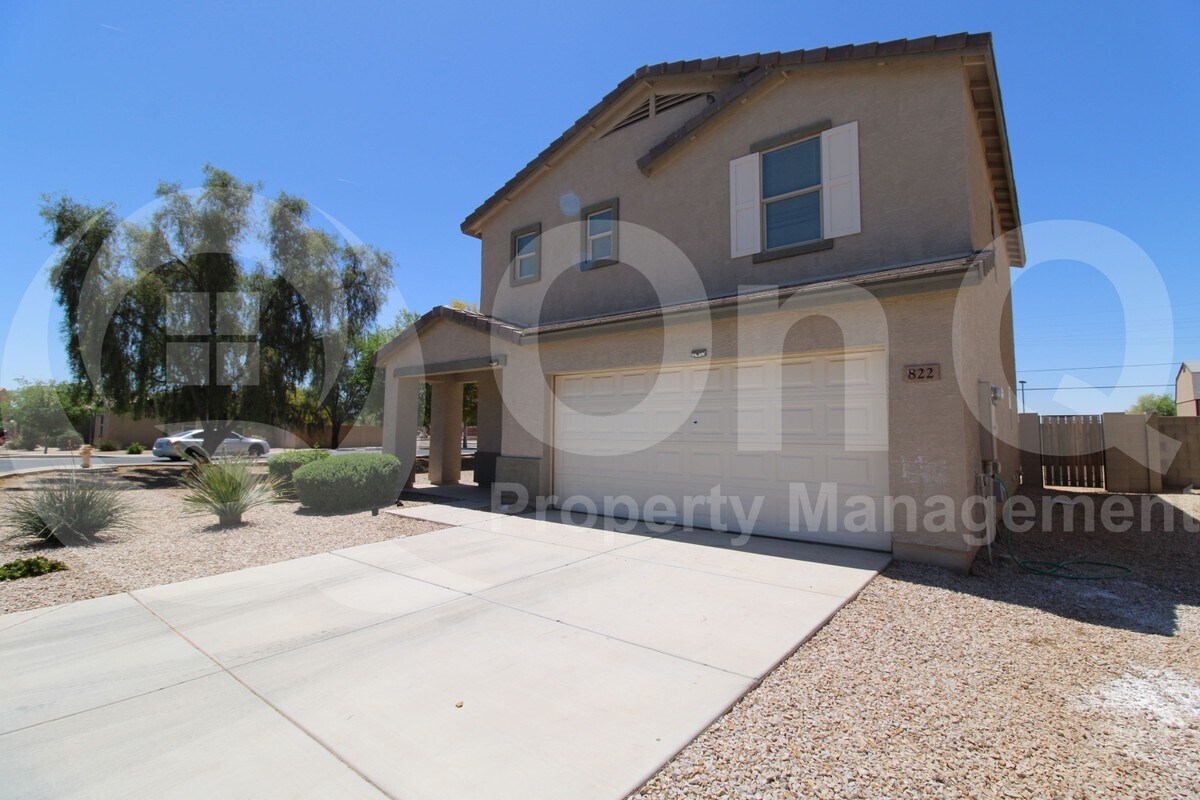 Foto principal - 822 N Navajo Ln