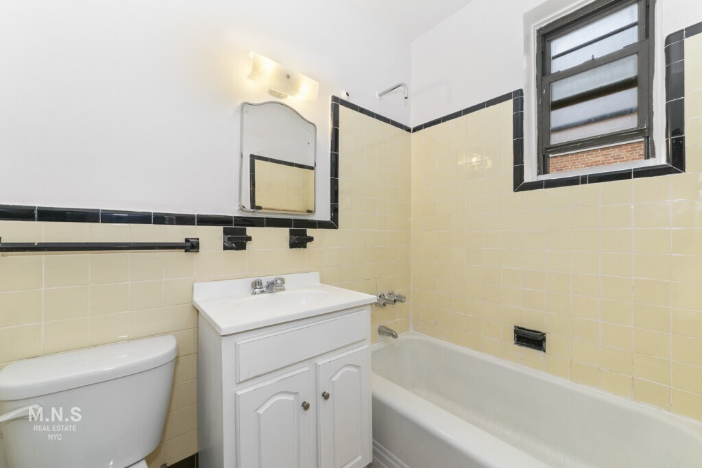 Building Photo - 89-43 96th St