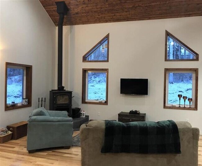 Foto del edificio - Tucked Away in Nature – Modern 3BR, 2BA Home