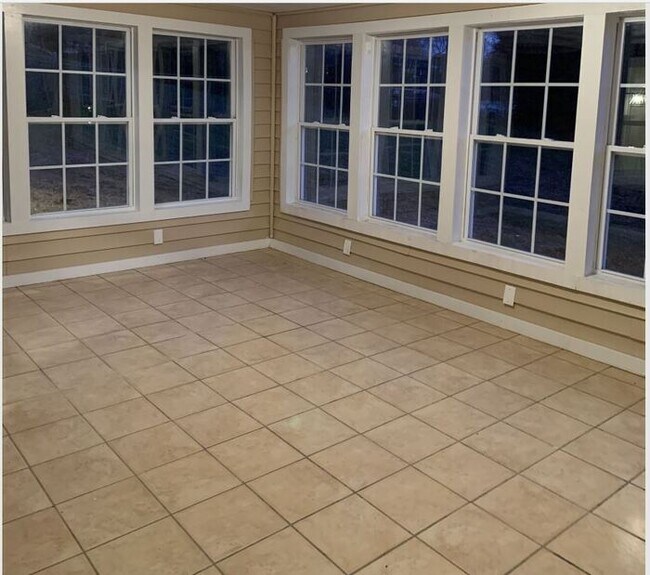Building Photo - 105 Merrywood Cir