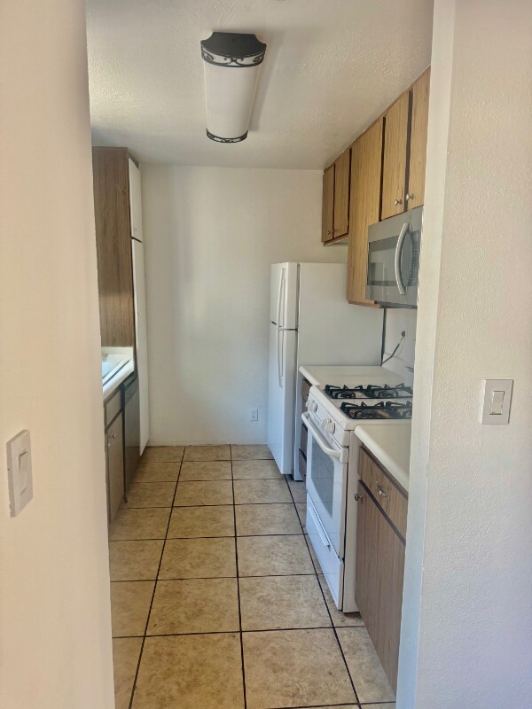 Foto del edificio - 7115 Etiwanda Ave