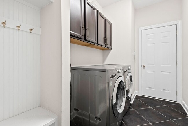 Building Photo - Gorgeous single-family home in Woodcroft: ...