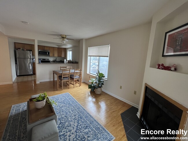 Building Photo - 32 Soden St