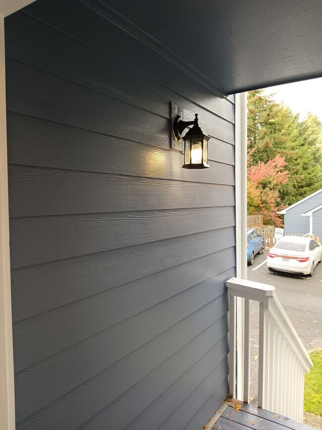 Foto del edificio - 3bed 2.5 bath Silverdale Rejuvinated Townhouse