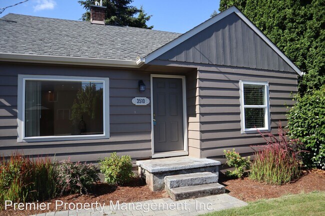 Building Photo - 2 br, 1 bath House - 3510 NE 44th Street