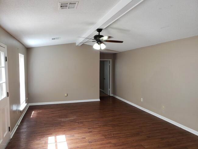Foto del edificio - 230 Briarcliff Dr