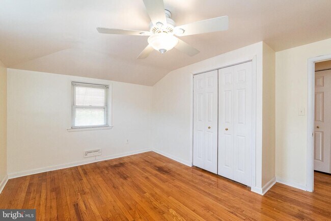 Building Photo - 1155 Linden Ave