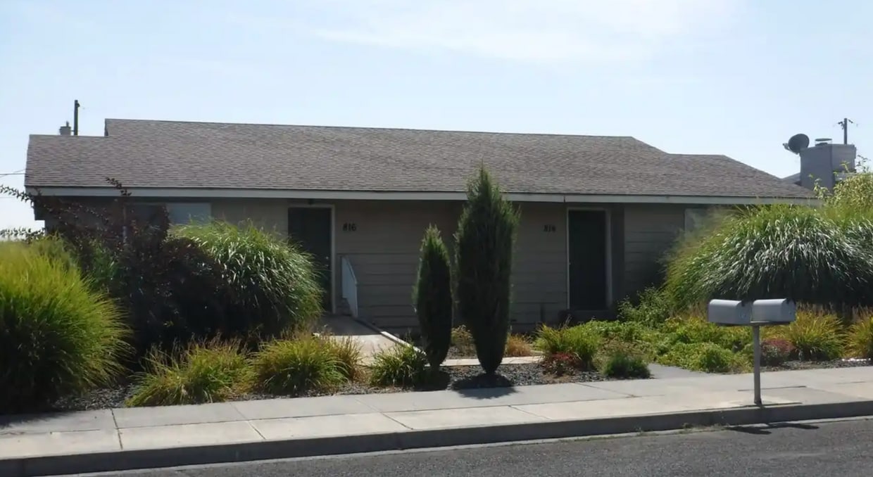 Primary Photo - Duplex For Rent
