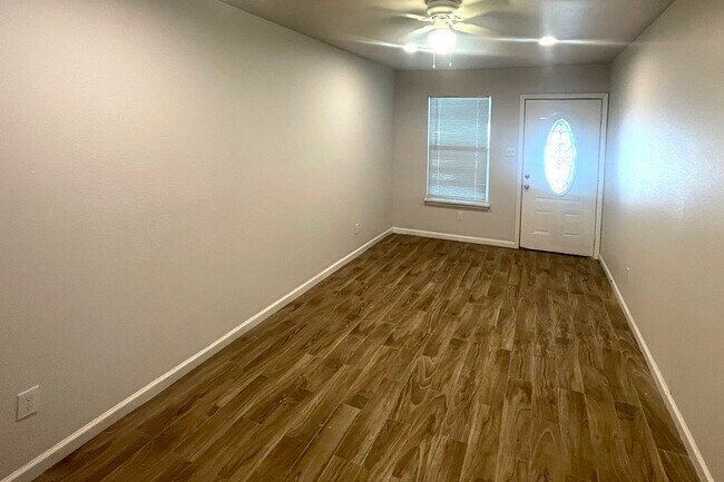 Foto del edificio - 5224 Kelso St