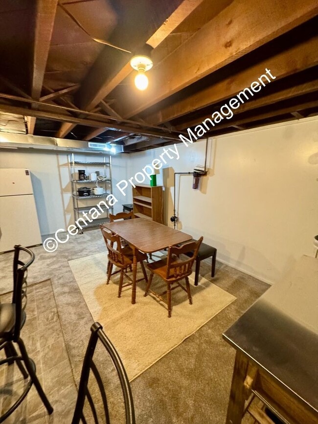 Building Photo - Partially furnished 2 bedroom located very close to Montana Tech with all utilities and Wi-Fi Inc...