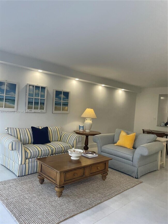 Foto del edificio - 10275 Collins Ave