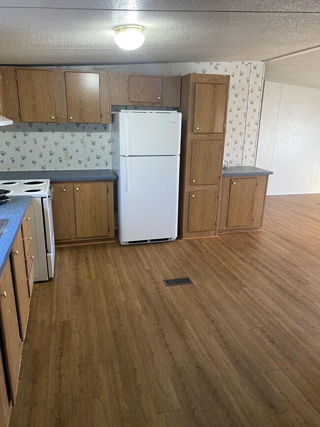 Building Photo - 3023 Cantabrian Dr