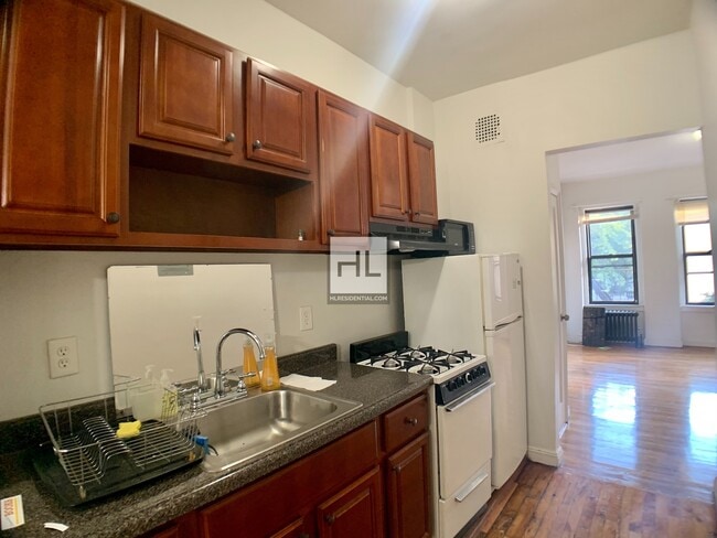 Building Photo - NO FEE 1BR St Johns Place Prospect Heights
