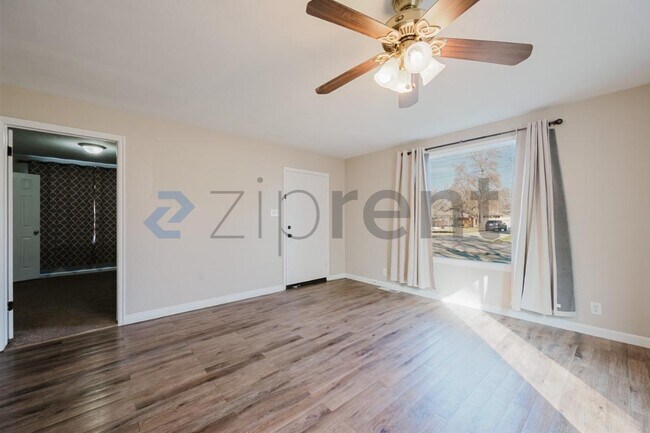 Foto del edificio - 593 W 1020 S