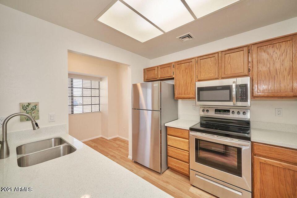 Primary Photo - 930 N Mesa Dr