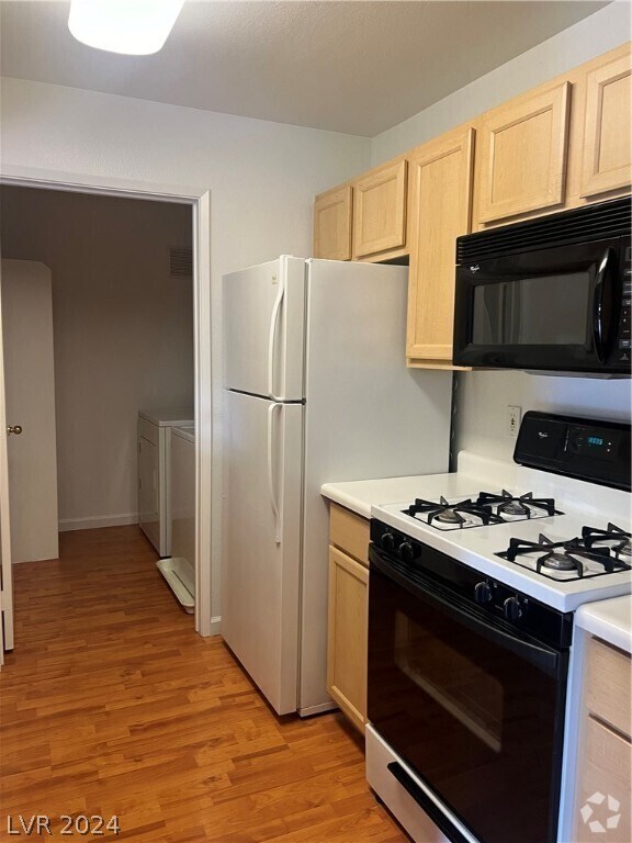 Fairbrook Apartments for Rent with Hardwood Floors Henderson, NV 1 Rentals