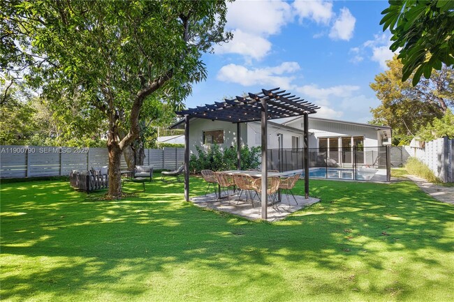 Foto del edificio - 270 NW 50th St