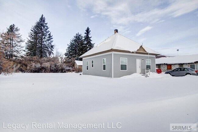 Building Photo - 2 br, 1 bath House - 535 S. Bridge Street
