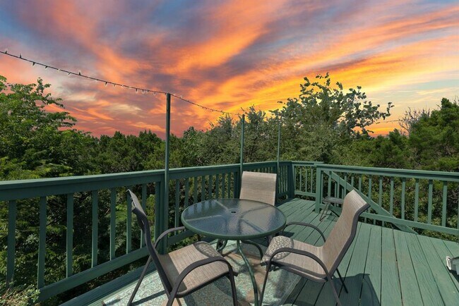 Foto del edificio - 10006 Wildflower Ln