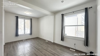 Building Photo - 981 Hackett St