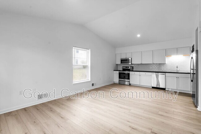 Foto del edificio - 7008 Erie Rd