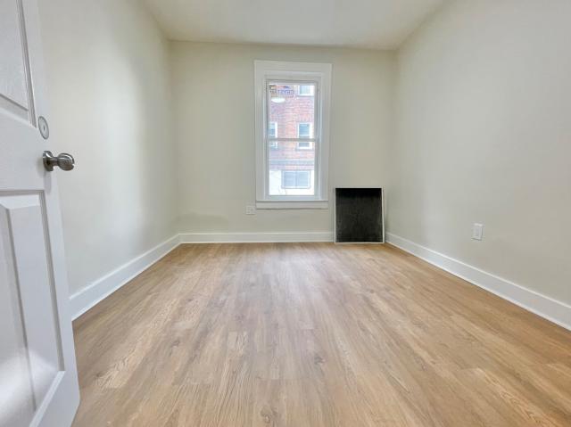 Foto del edificio - 3 bedroom in BRONX NY 10461