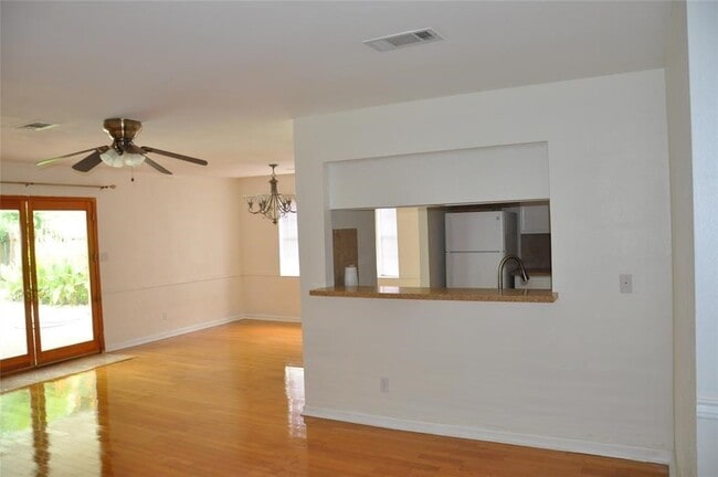 Foto del edificio - 5519 Caversham Dr