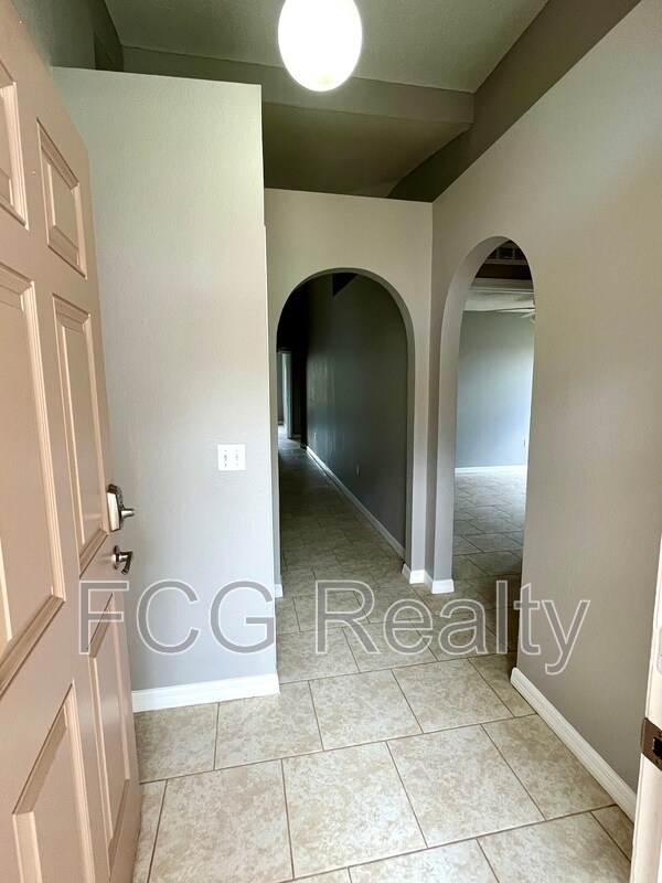 Foto del edificio - 5819 Windridge Dr
