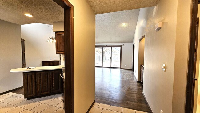 Foto del edificio - 2 Bedroom, 2 Bathroom with a Prime Location!