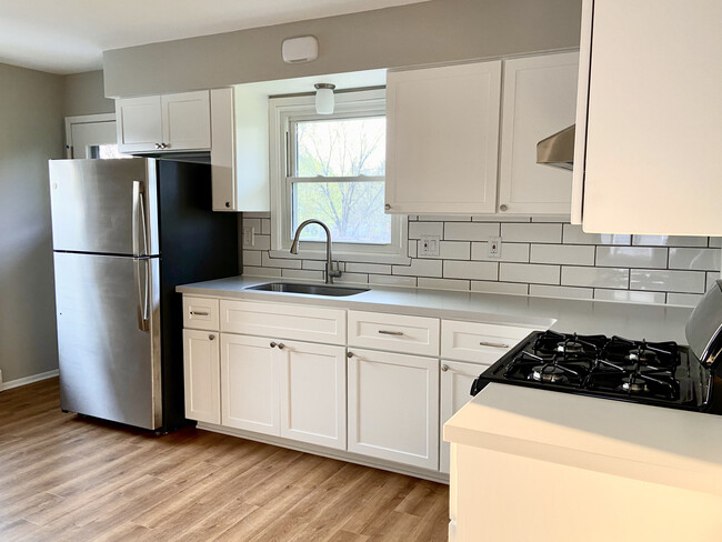 Kitchen - 9128 W Allerton Ave
