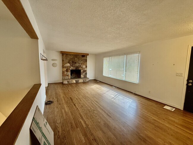 Building Photo - 1993 E 6850 S