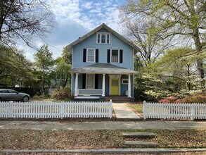 Building Photo - 1203 Woodrow St