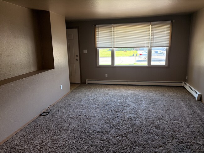 Building Photo - 2074 Marlee Ln