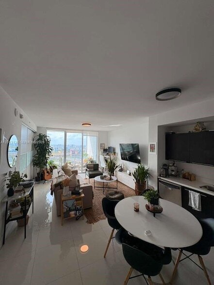 Foto del edificio - 90 SW 3rd St