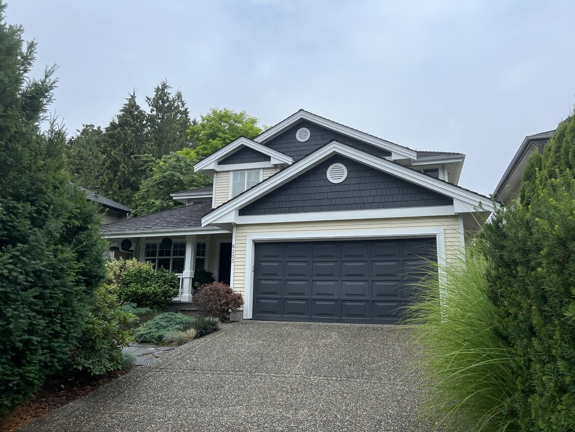 Primary Photo - 8303-8170 170 St