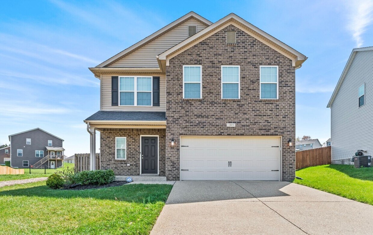 Foto principal - 4-Bedroom with Fenced Yard