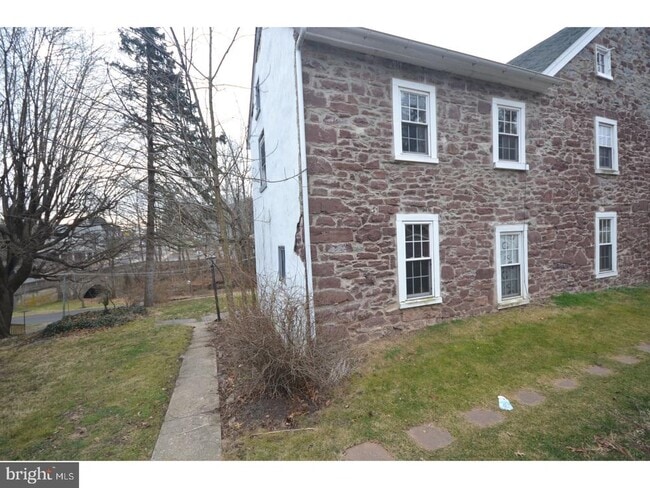 Foto del edificio - 130 Game Farm Rd