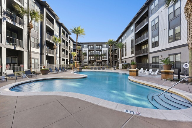 Building Photo - Steelhouse Orlando