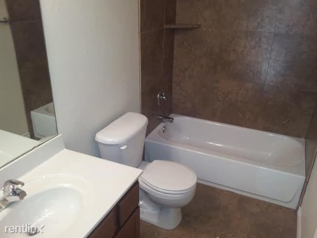 Building Photo - 3 br, 2 bath Townhome - 1307 Cavalry Ln A